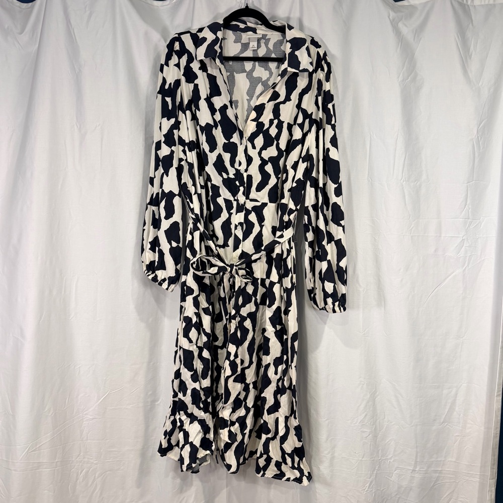 Ava & Viv Black and White Midi Dress